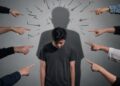 Kenapa Kita Sering Menyalahkan Orang Lain? Ini Penjelasan Psikologisnya