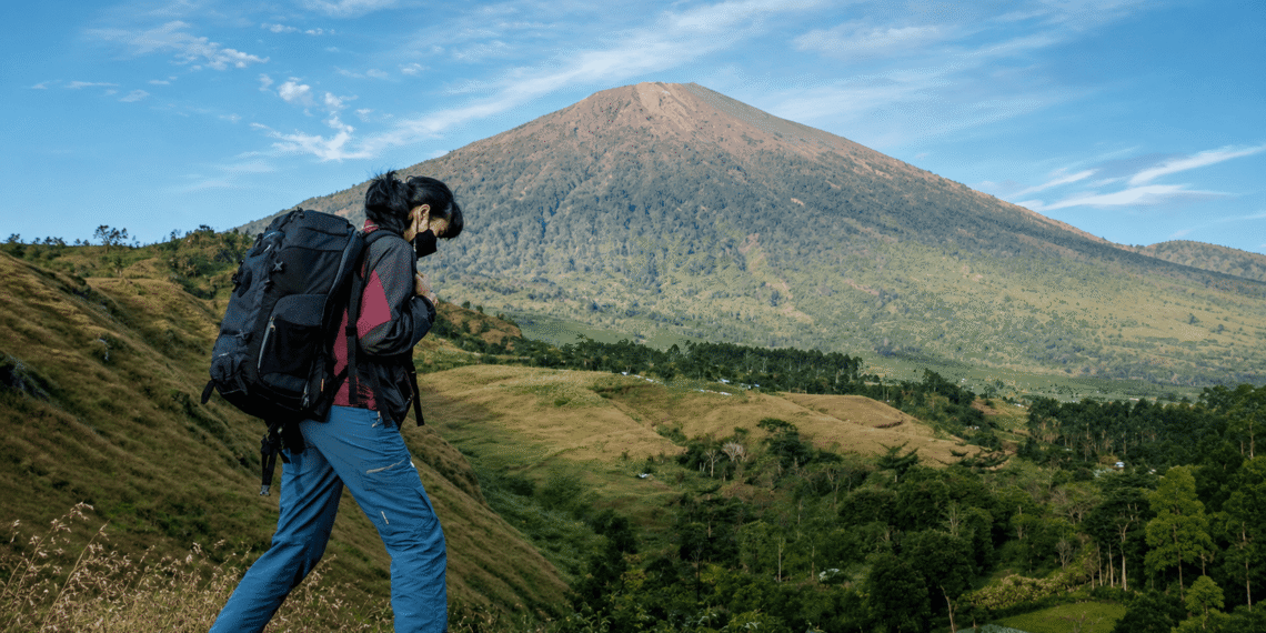 Tak Sekadar Ikut Tren, Ini Panduan Aman Naik Gunung untuk Pendaki Pemula