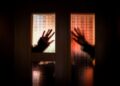 Mengapa Korban Kekerasan Tidak Kabur? Ini Penjelasan Trauma Bonding dan Isolasi Sistematis