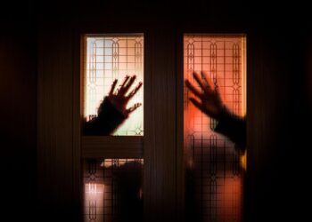 Mengapa Korban Kekerasan Tidak Kabur? Ini Penjelasan Trauma Bonding dan Isolasi Sistematis