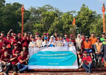 Hotel THE 1O1 Malang OJ Gelar CSR Bersih-Bersih Alun-Alun Kota Malang