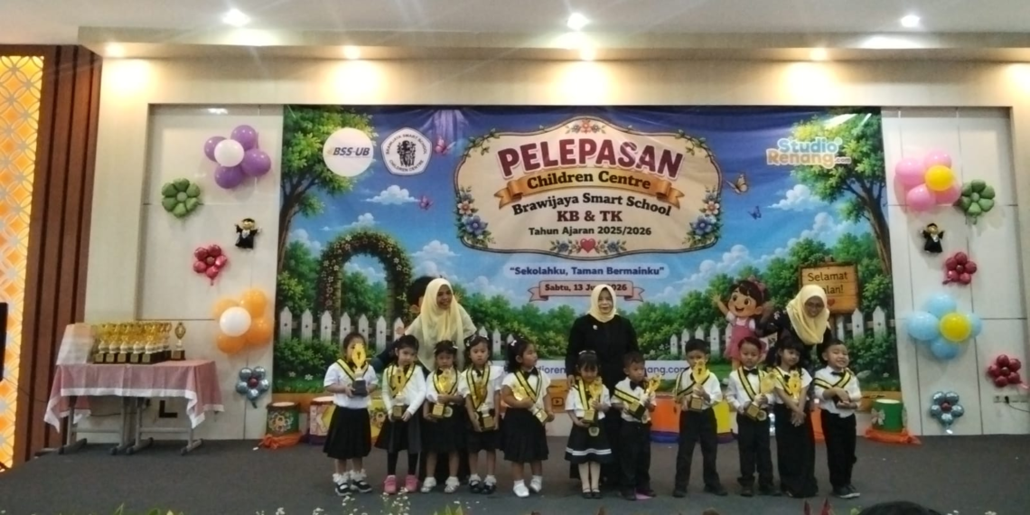 Air Mata Haru dan Tawa Anak Warnai Pelepasan Siswa CC BSS