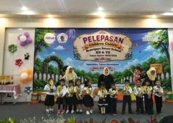 Air Mata Haru dan Tawa Anak Warnai Pelepasan Siswa CC BSS