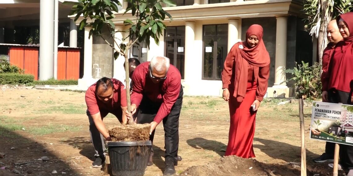 FH UB Perkuat Smart Green Campus Lewat Penghijauan