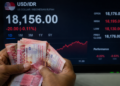 Rupiah Menembus Rp18.156, Mengapa Banyak Orang Merasa Ekonomi Semakin Berat?