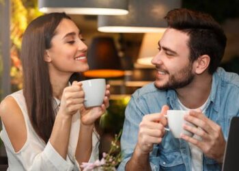 5 Tips First Date agar Obrolan Mengalir dan Tak Canggung