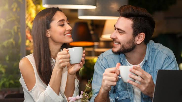 5 Tips First Date agar Obrolan Mengalir dan Tak Canggung