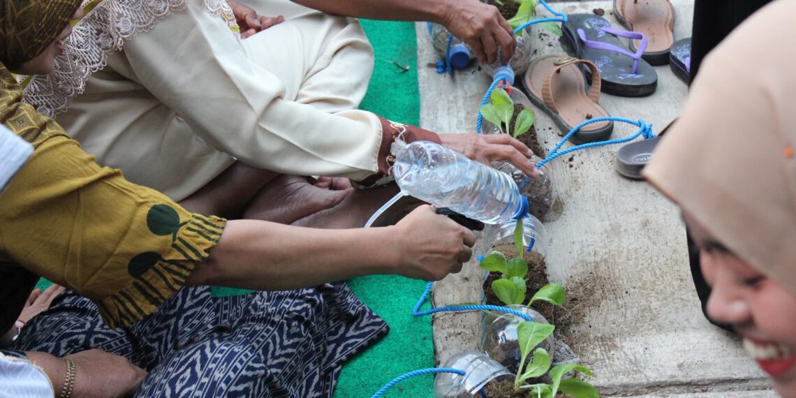 KKN FBiPK UB Ajak Warga Argosuko Manfaatkan Limbah Plastik