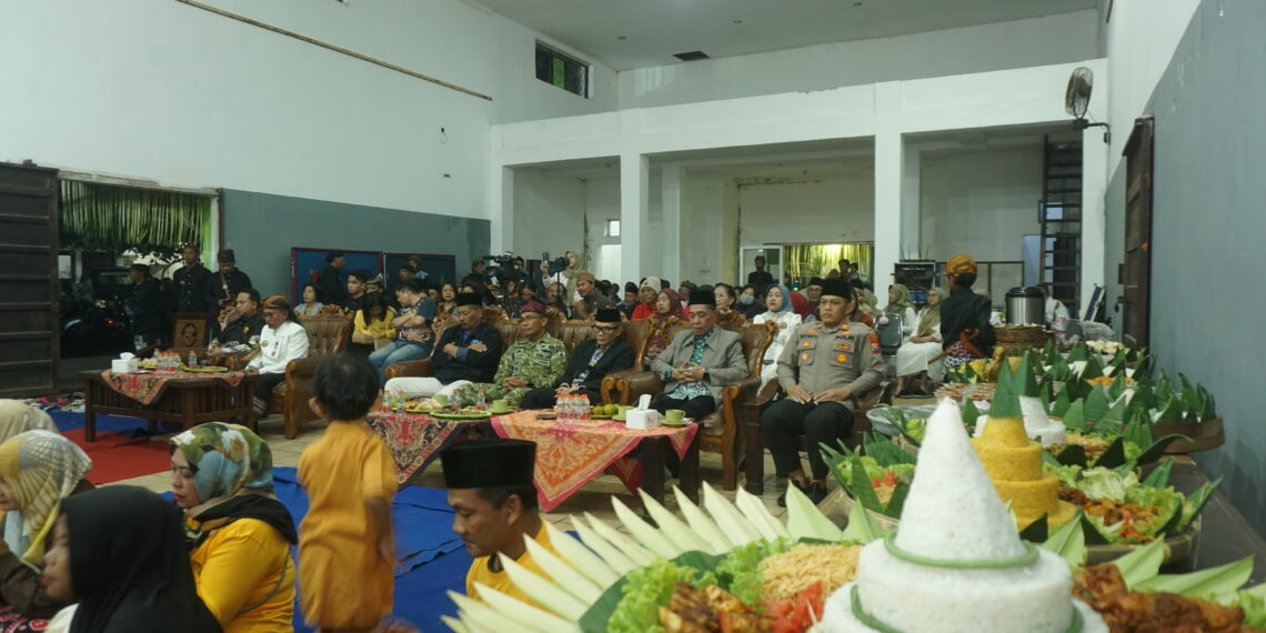 Ruwatan Wayang Kunjarakarna Hidupkan Kembali Spirit Candi Jago di Desa Budaya Tumpang