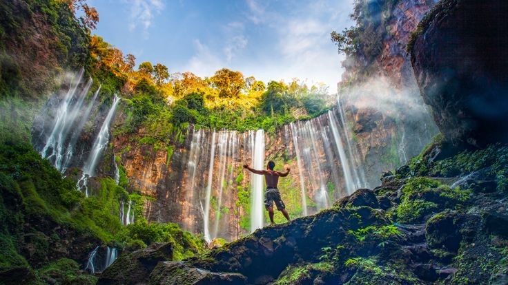 Mengintip Pesona Tumpak Sewu, Salah Satu Surga Tersembunyi di Indonesia