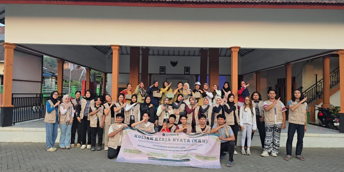 Mahasiswa UB Edukasi Warga Sulap Kulit Jeruk Jadi Pembersih Ramah Lingkungan