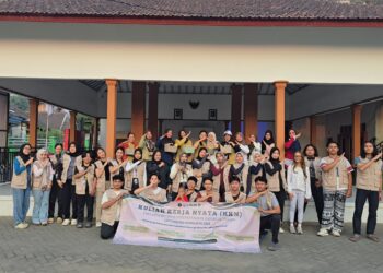 Mahasiswa UB Edukasi Warga Sulap Kulit Jeruk Jadi Pembersih Ramah Lingkungan