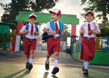 Jangan Anggap Sepele! Mengantar Anak Sekolah Ternyata Punya Makna Besar