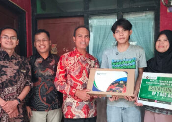 UB Berikan Laptop dan Beasiswa ke Calon Mahasiswa Asal Bandung