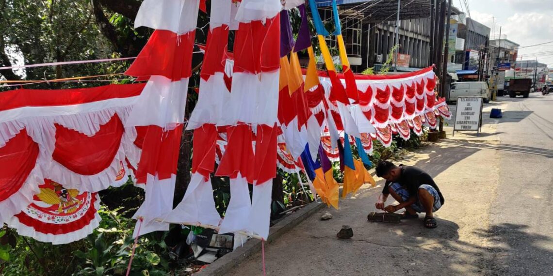Jelang 17 Agustus, Pedagang Bendera Merah Putih Mulai Ramai Berjualan