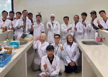 KKN UB Bekali Petani Milenial Produksi Agens Hayati Mandiri
