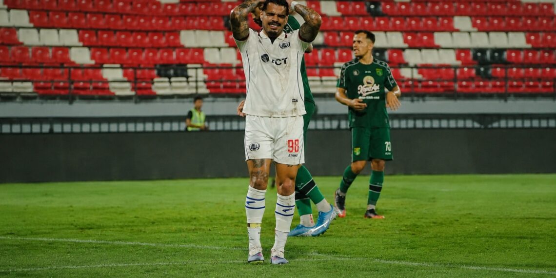 Derby Jatim Berakhir Pahit, Arema Gagal Melaju ke Final