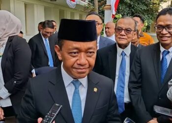 Bahlil Ungkap Kendaraan Bertangki 1 Ton untuk Isi BBM Subsidi
