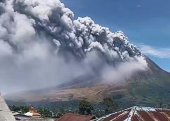 Gunung Sinabung Naik Status Menjadi Siaga