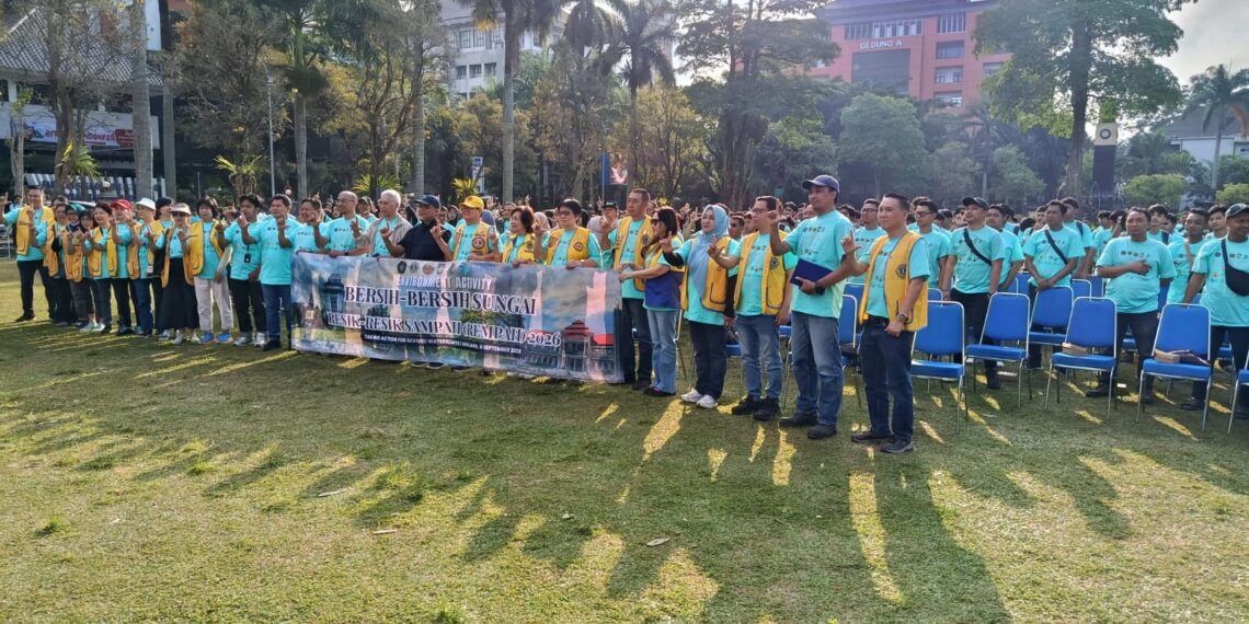 Libatkan 500 Relawan, UB dan Lions Club Bersihkan Sungai di Kota Malang