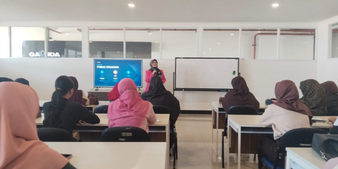 Dunia Belajar Kenalkan Public Speaking Lewat Kelas MC