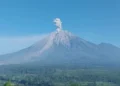 Tiga Kali Erupsi, Semeru Tembus 1.000 Meter