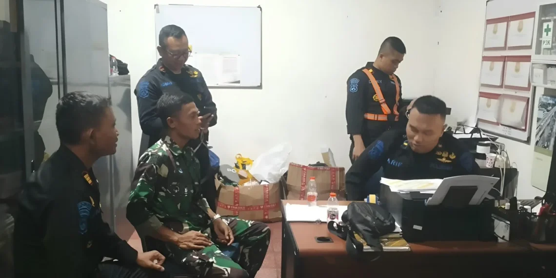 Babinsa dan Polsuska Perkuat Keamanan Stasiun Malang Kota Baru