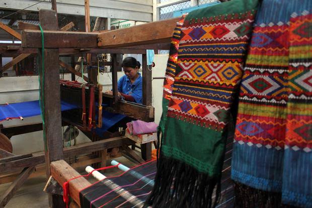 Ulos Batak Bidik Pasar Global, Ekspor Tenun Ikat Naik 150%