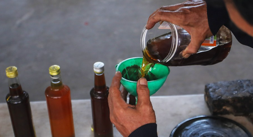 Inovasi Bank Sampah Karet Kuningan Sulap Plastik Jadi Petasol