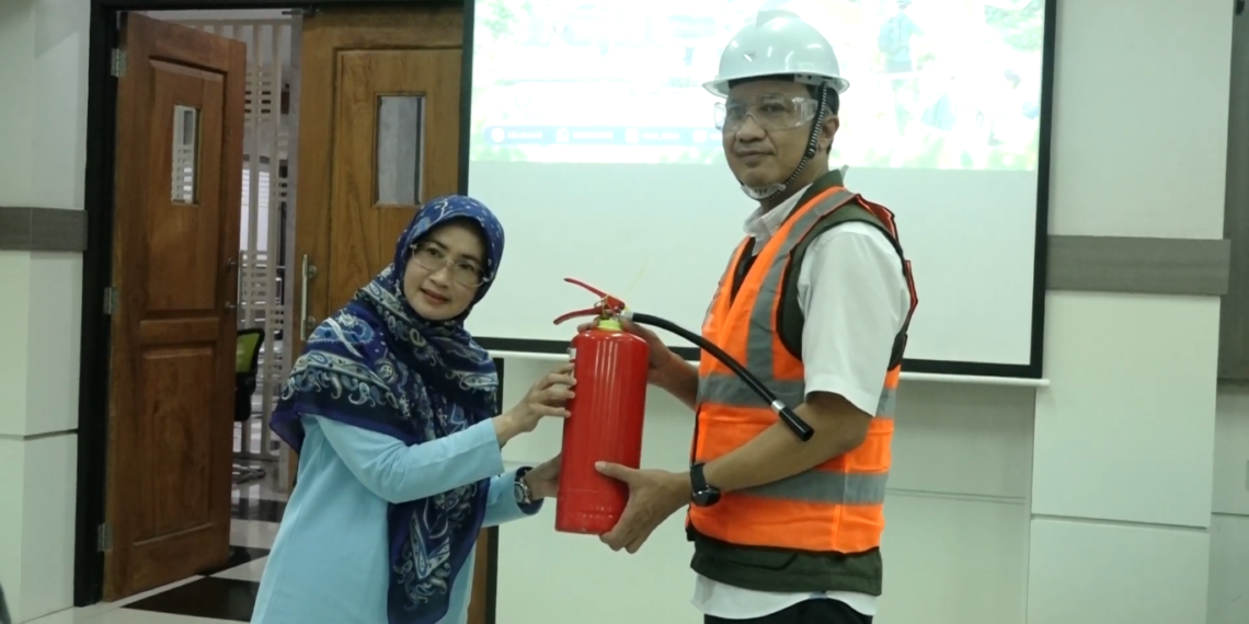 K3L UB Serahkan Lima Jenis APD untuk Lindungi Petugas UB Forest