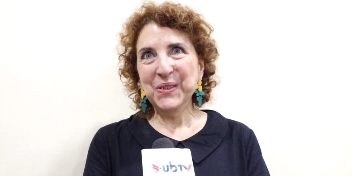 Prof Jo Lampert Soroti Kekurangan Guru di Sekolah yang Membutuhkan